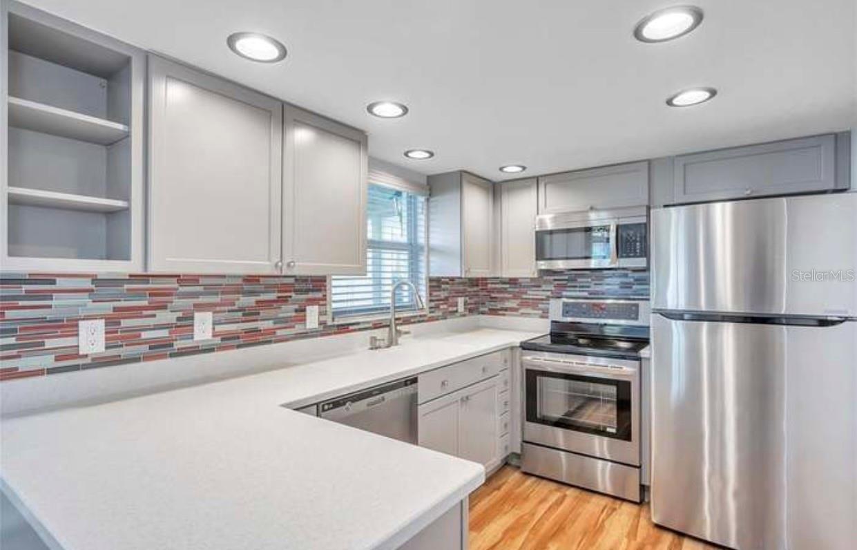 Image 9 of 28 For 1250 Pinellas Avenue 407