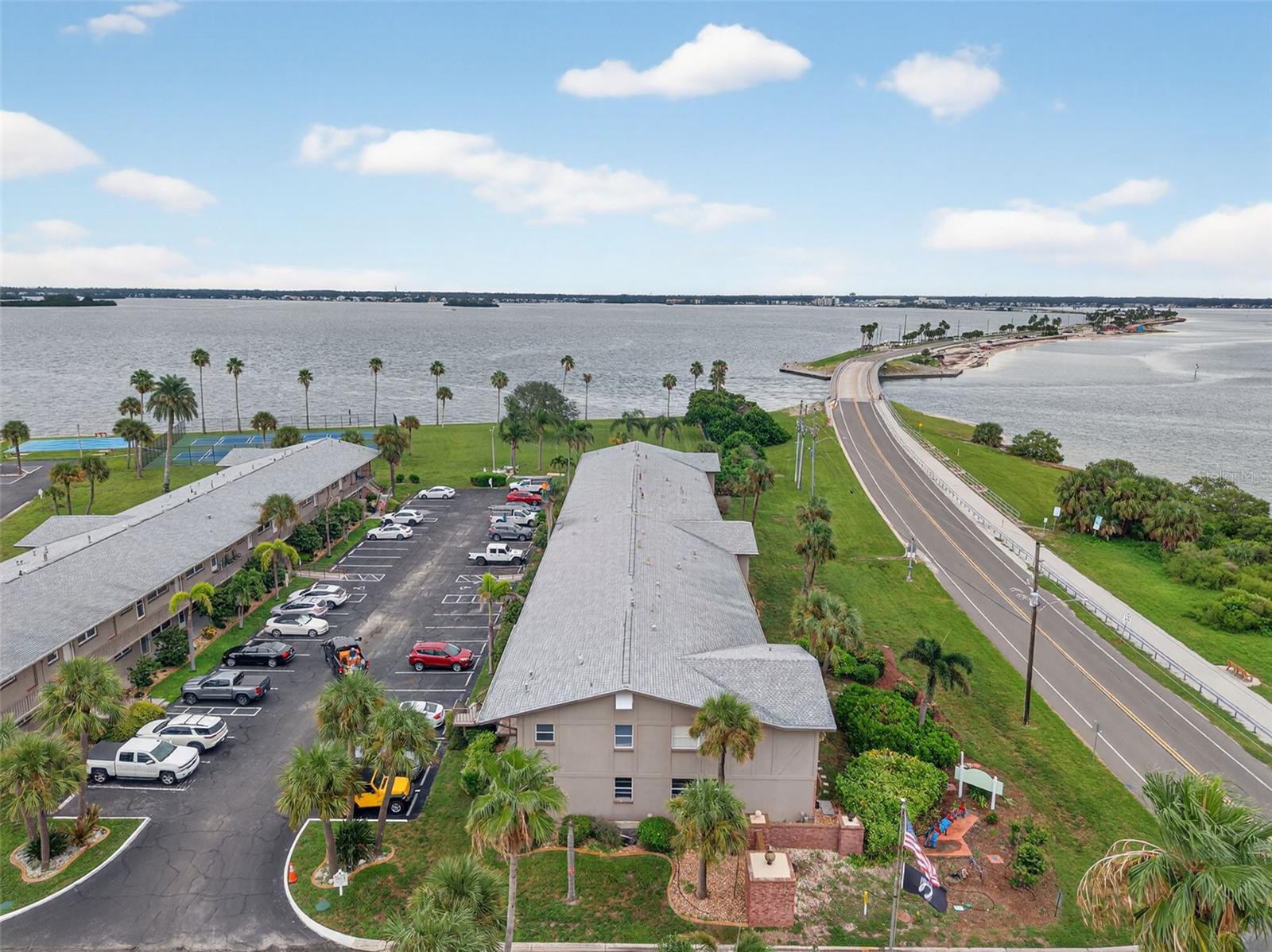 Image 29 of 44 For 2 Causeway Boulevard 101
