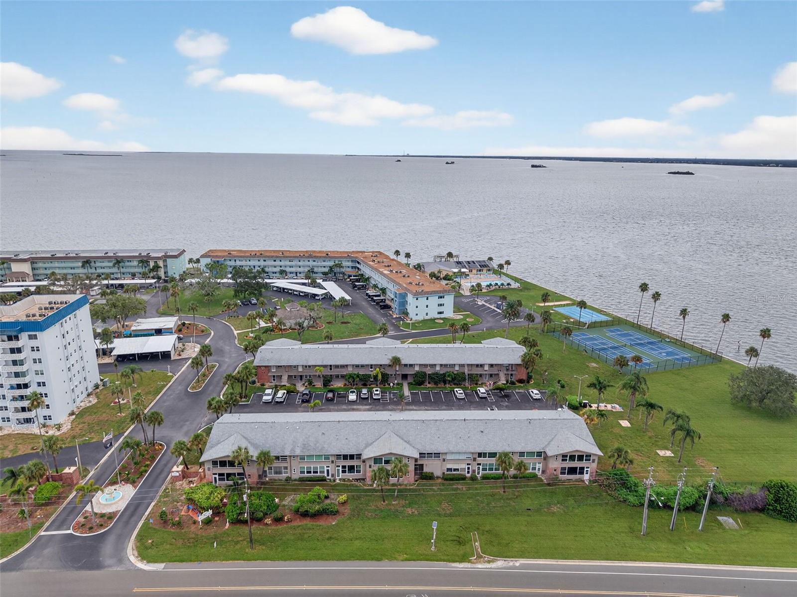 Image 33 of 44 For 2 Causeway Boulevard 101