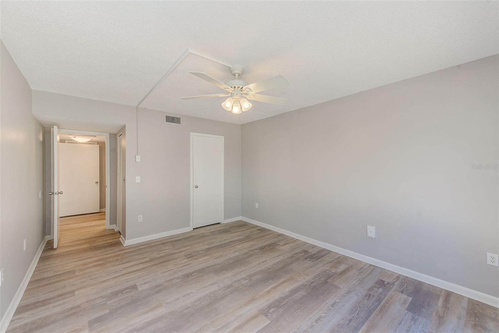 Image 28 of 49 For 10280 Imperial Point Drive W 7