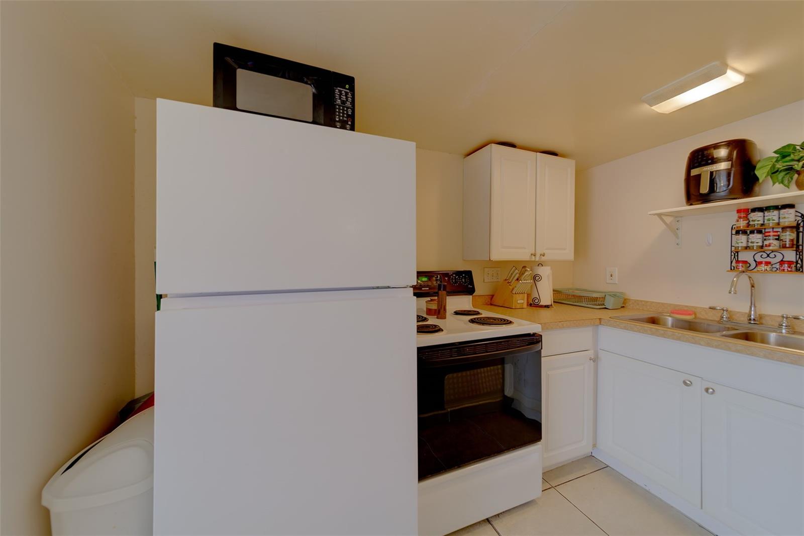 Listing photo id 37 for 107 7th Avenue Se