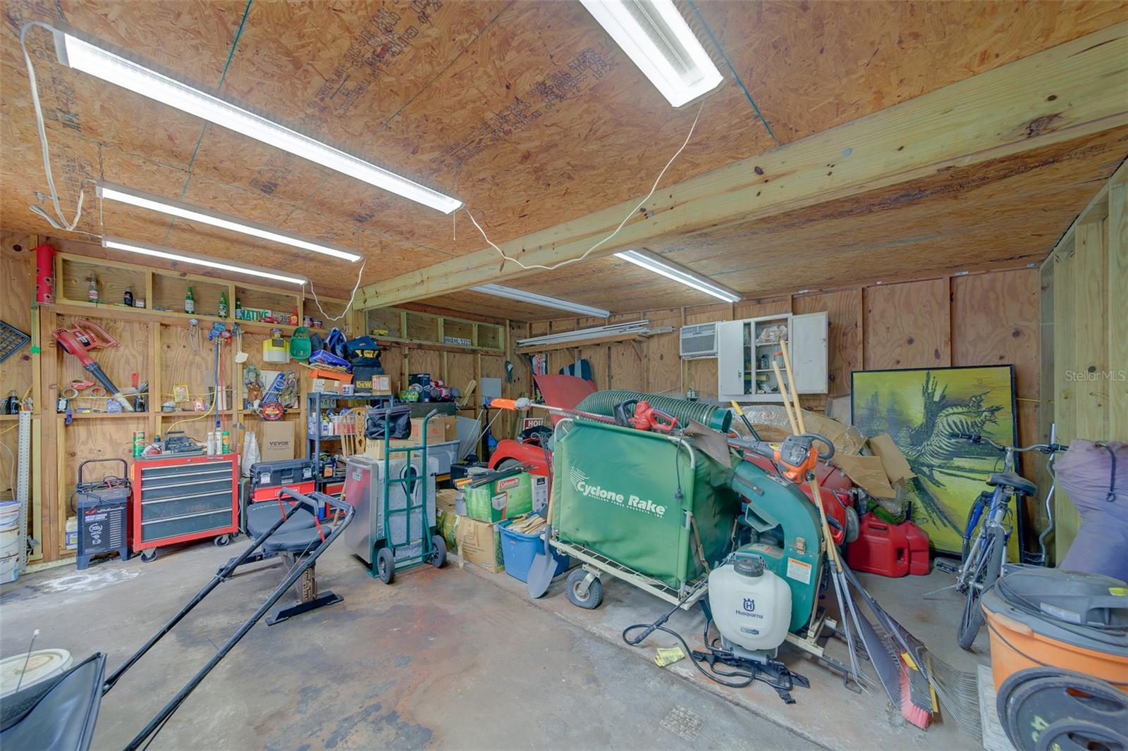 Listing photo id 56 for 107 7th Avenue Se