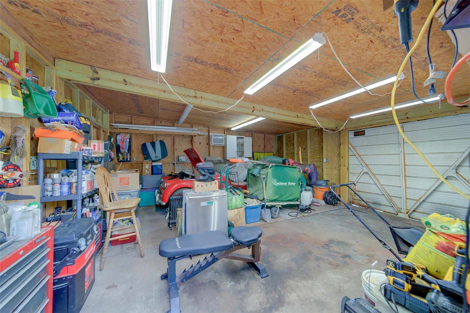 Listing photo id 57 for 107 7th Avenue Se
