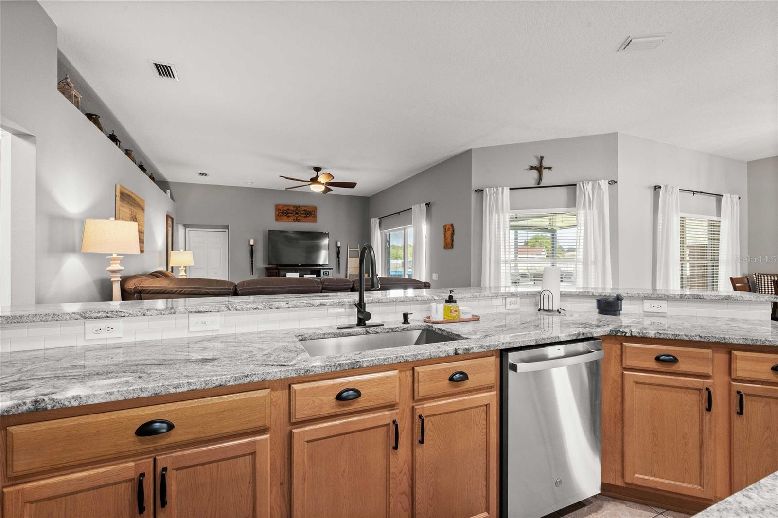 Listing photo id 33 for 1552 Avondale Ridge Drive