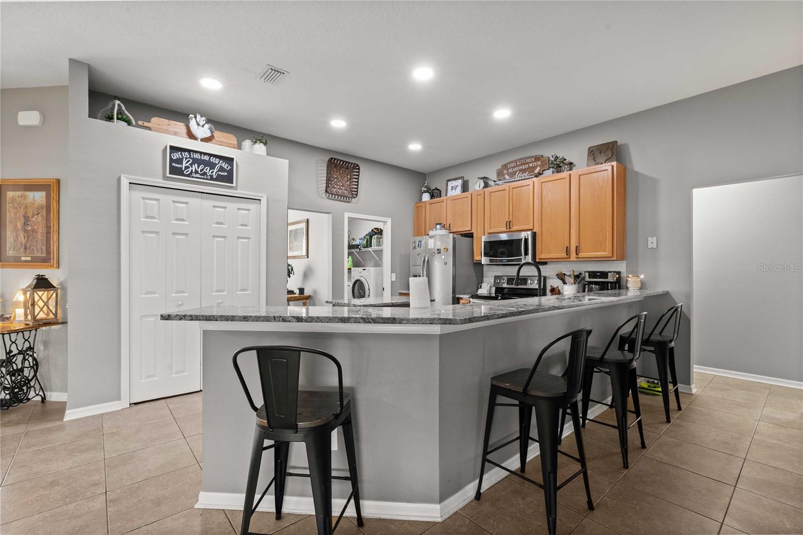 Listing photo id 34 for 1552 Avondale Ridge Drive