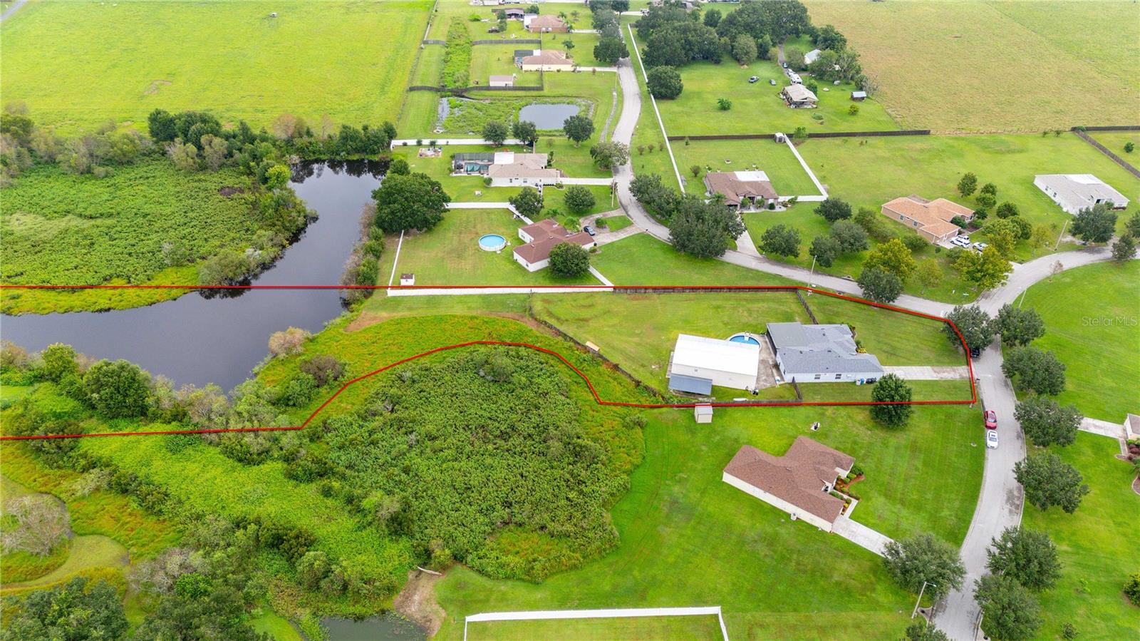 Listing photo id 76 for 1552 Avondale Ridge Drive