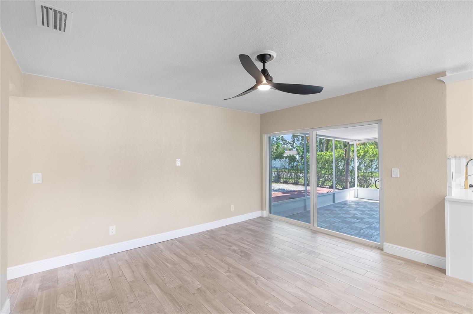 Image 13 of 43 For 5901 Denver Street Ne