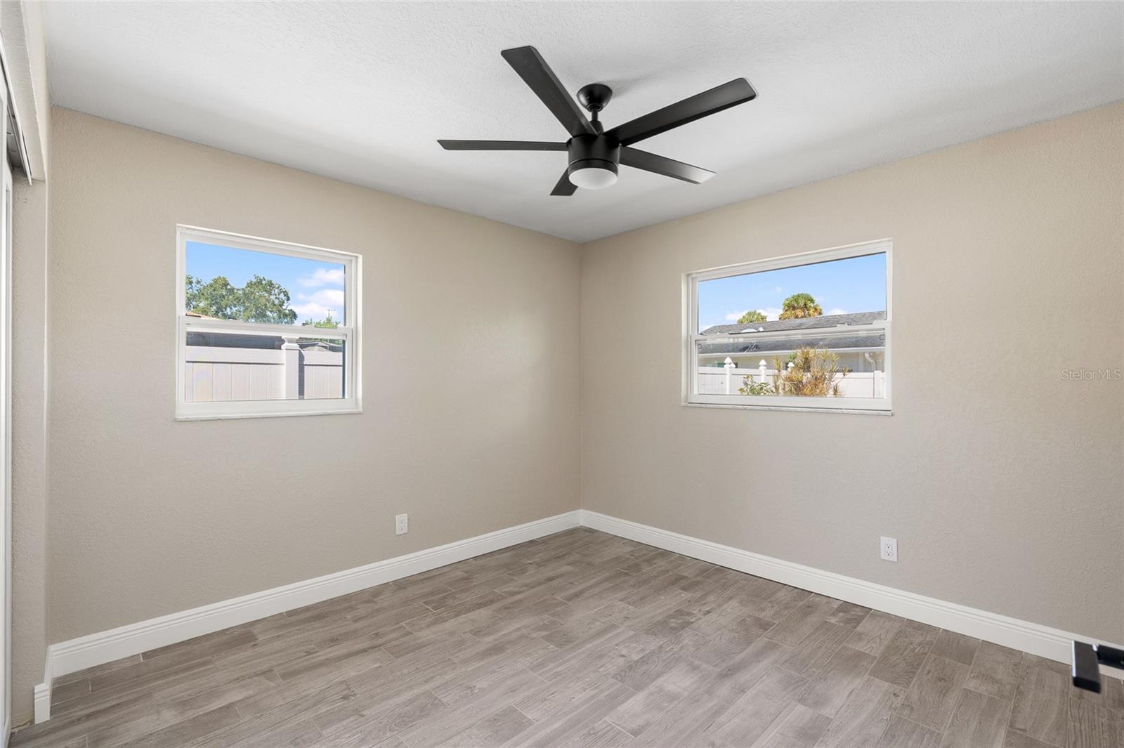 Image 25 of 43 For 5901 Denver Street Ne