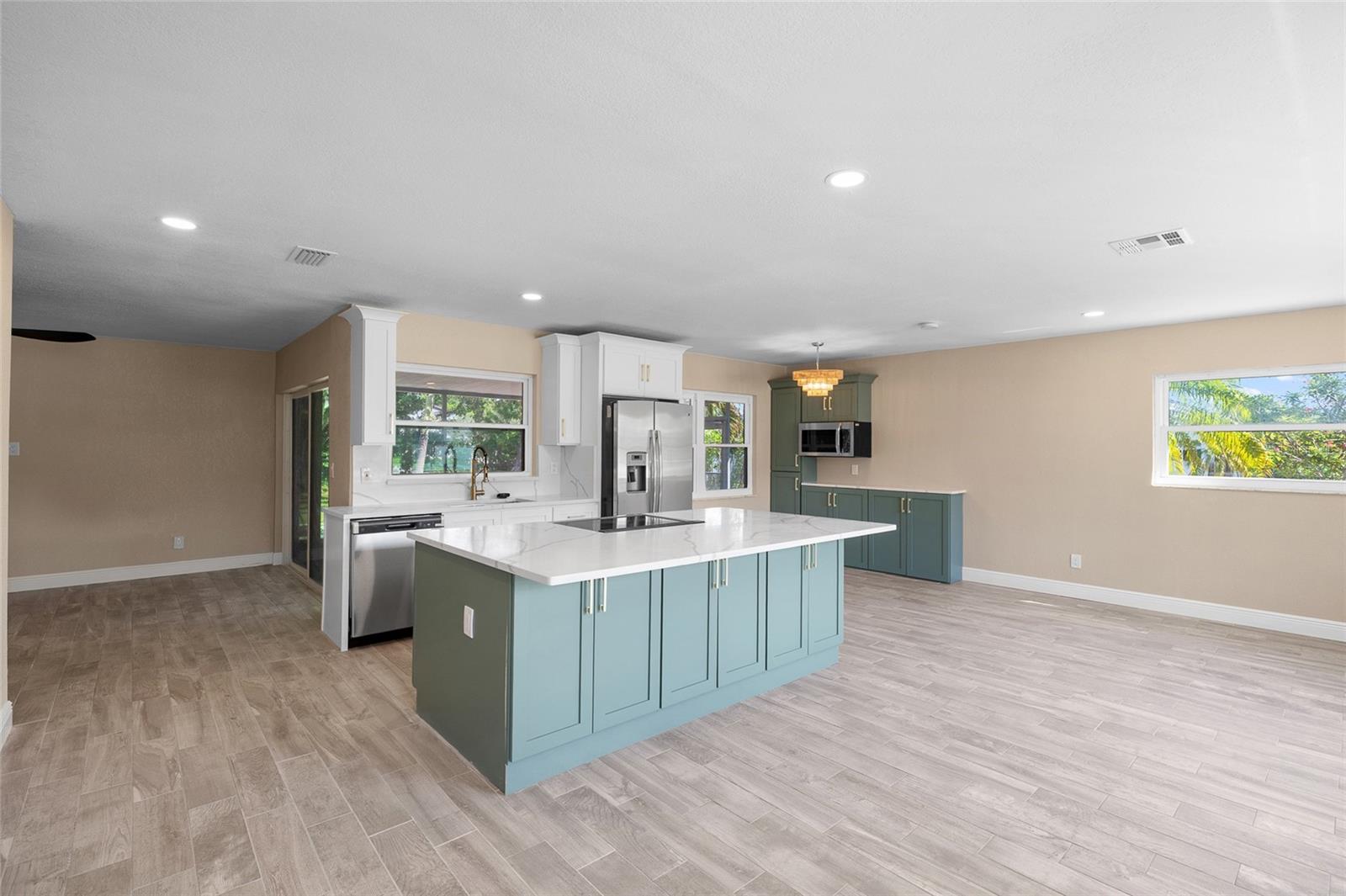 Image 4 of 43 For 5901 Denver Street Ne