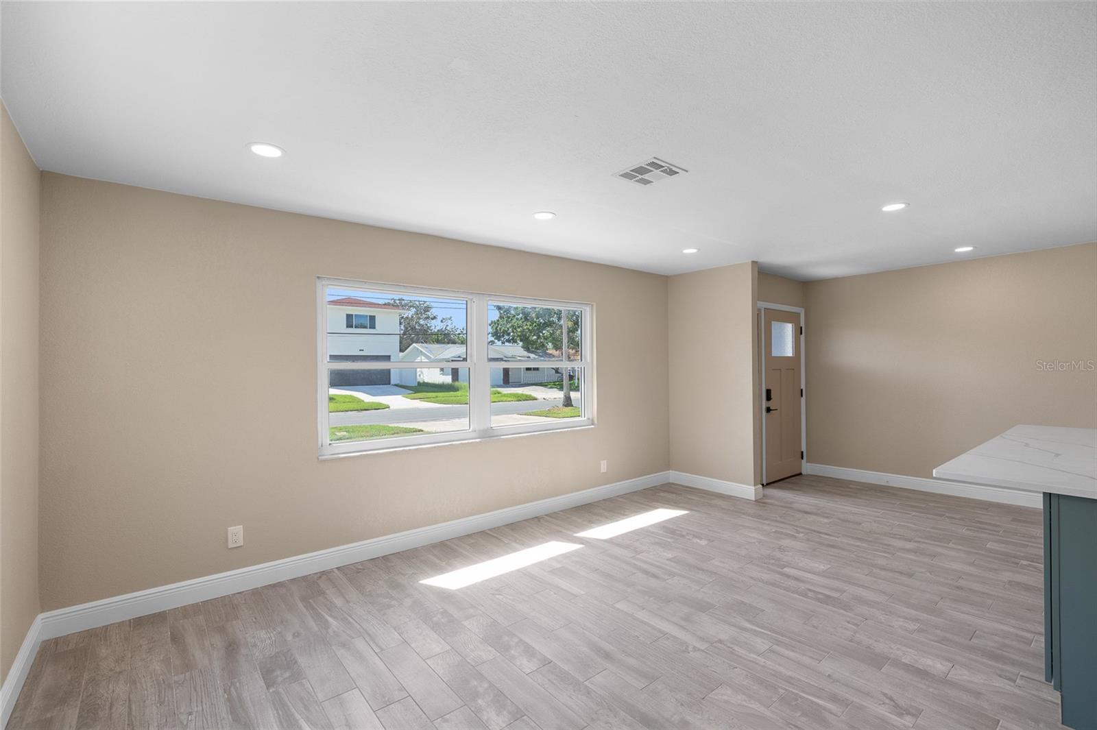 Image 6 of 43 For 5901 Denver Street Ne