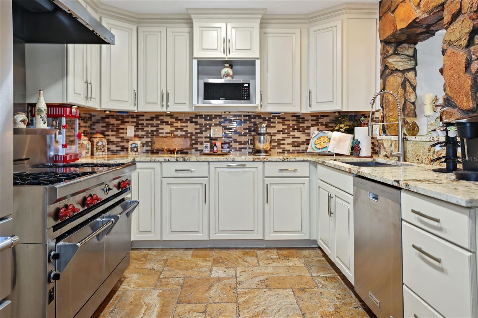 Image 14 of 82 For 2035 28th Street S