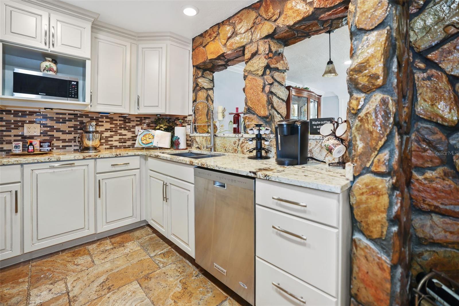 Image 20 of 82 For 2035 28th Street S