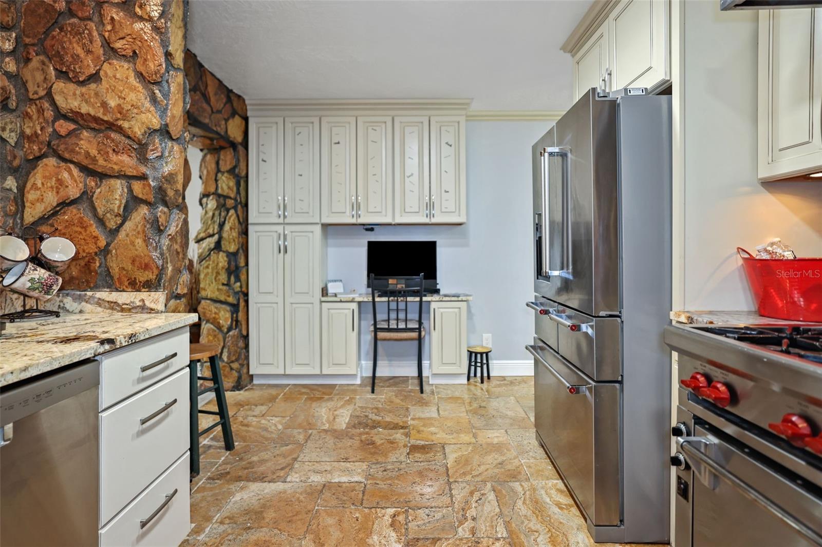 Image 23 of 82 For 2035 28th Street S