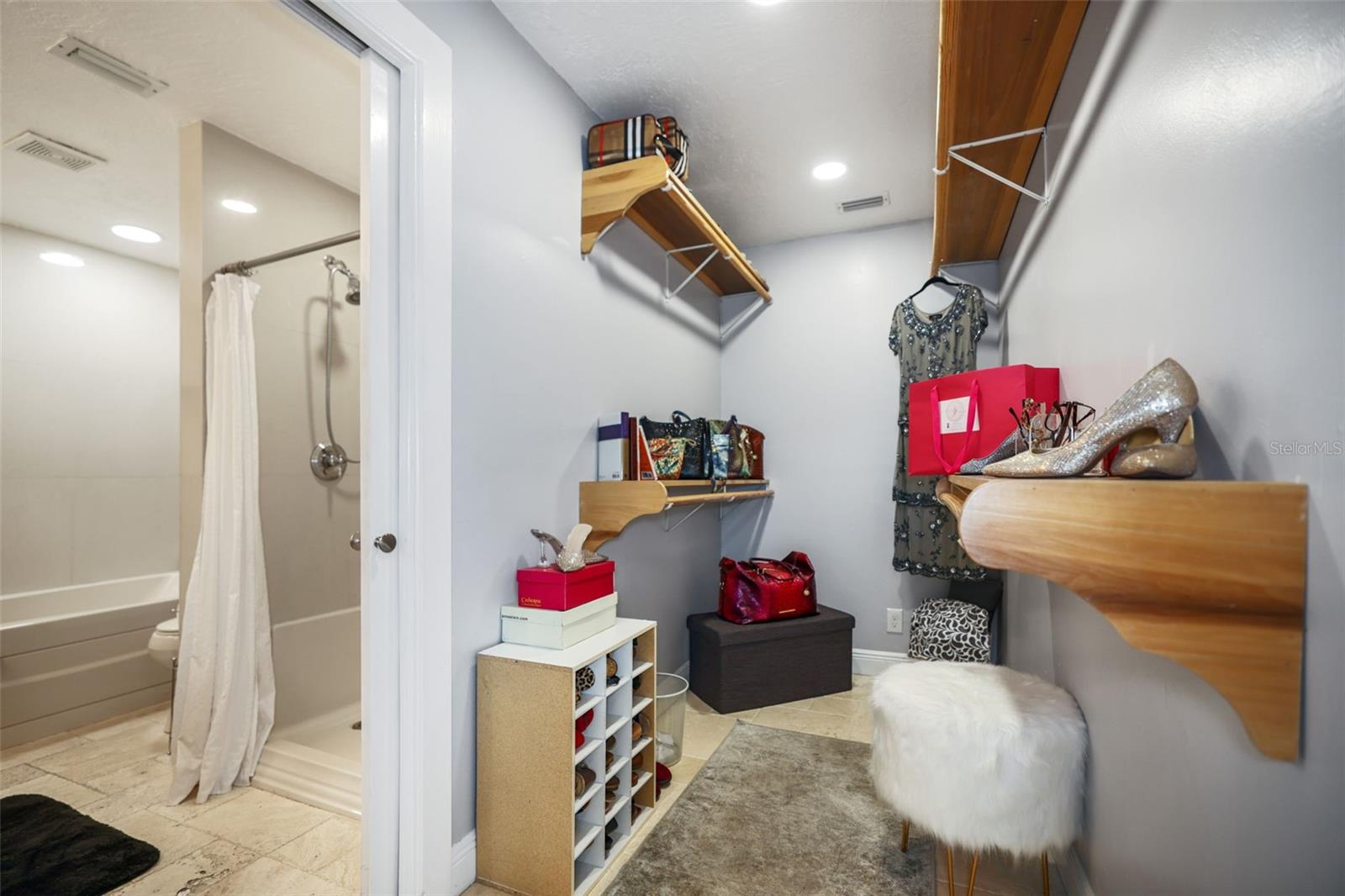 Image 27 of 82 For 2035 28th Street S