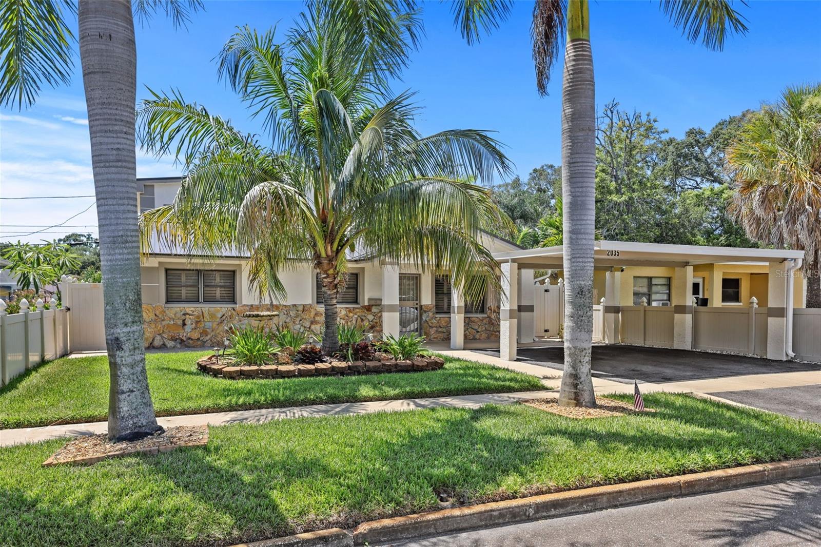 Image 4 of 82 For 2035 28th Street S
