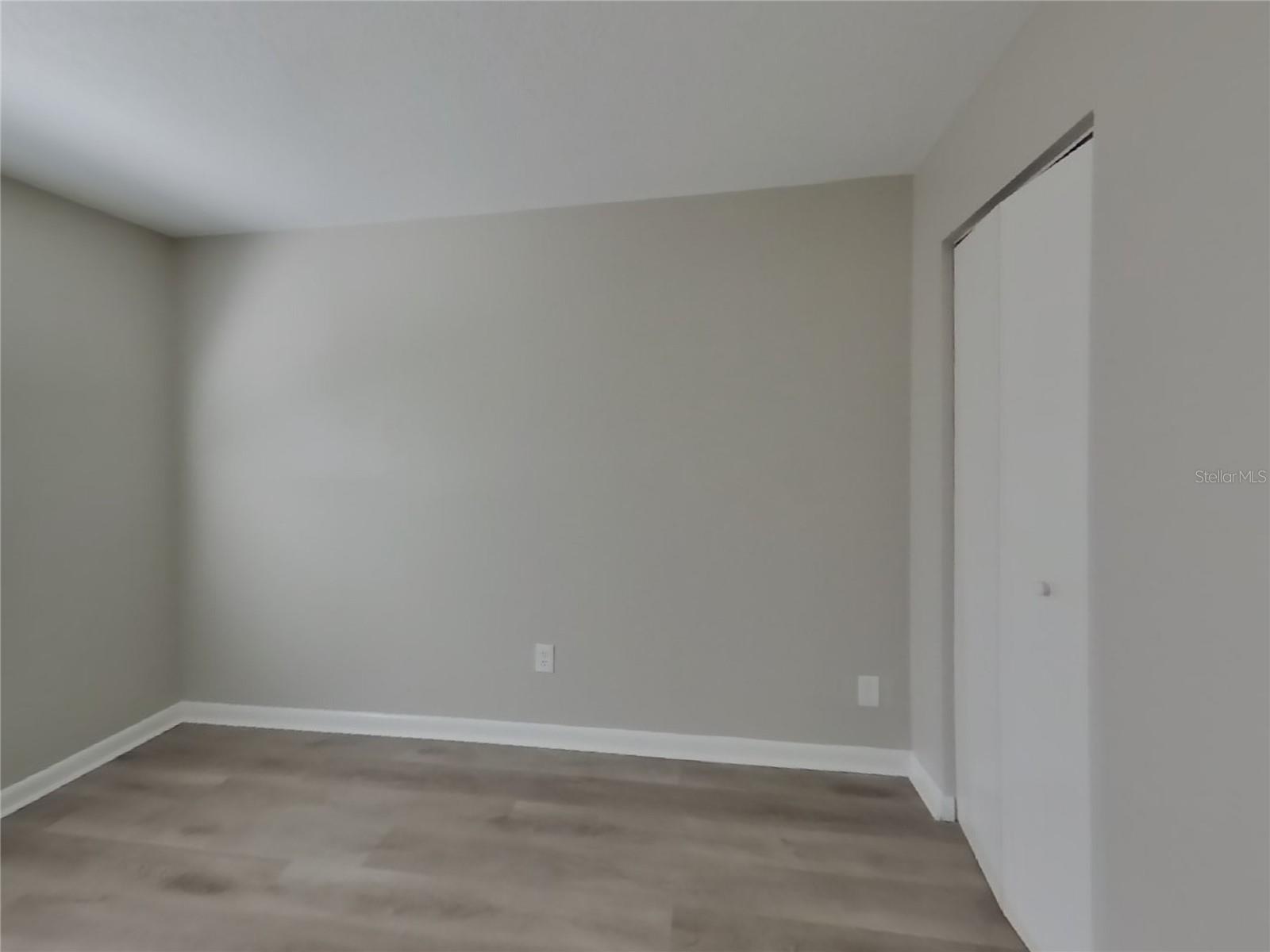 Image 10 of 17 For 13912 Henson Circle