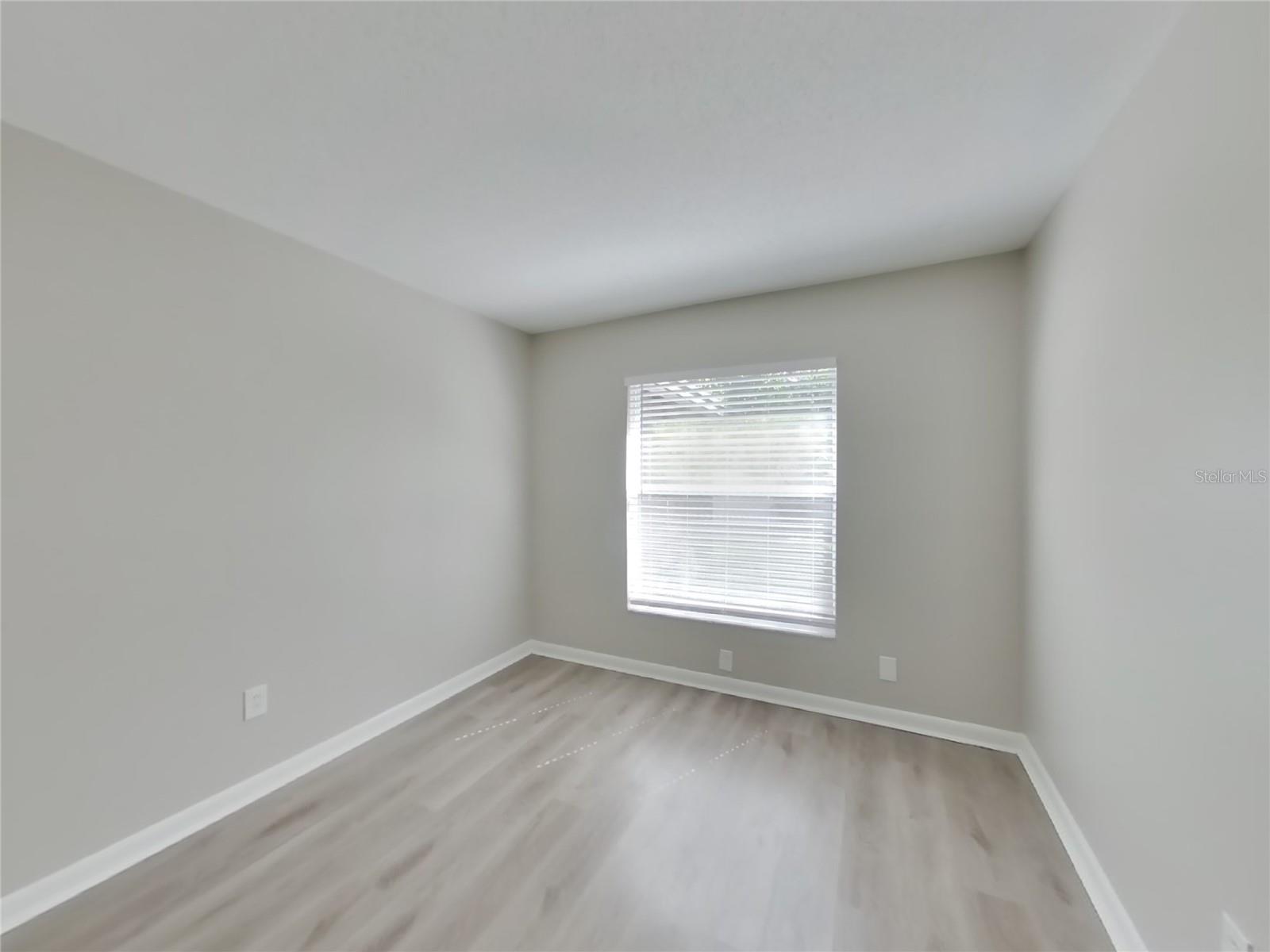 Image 13 of 17 For 13912 Henson Circle