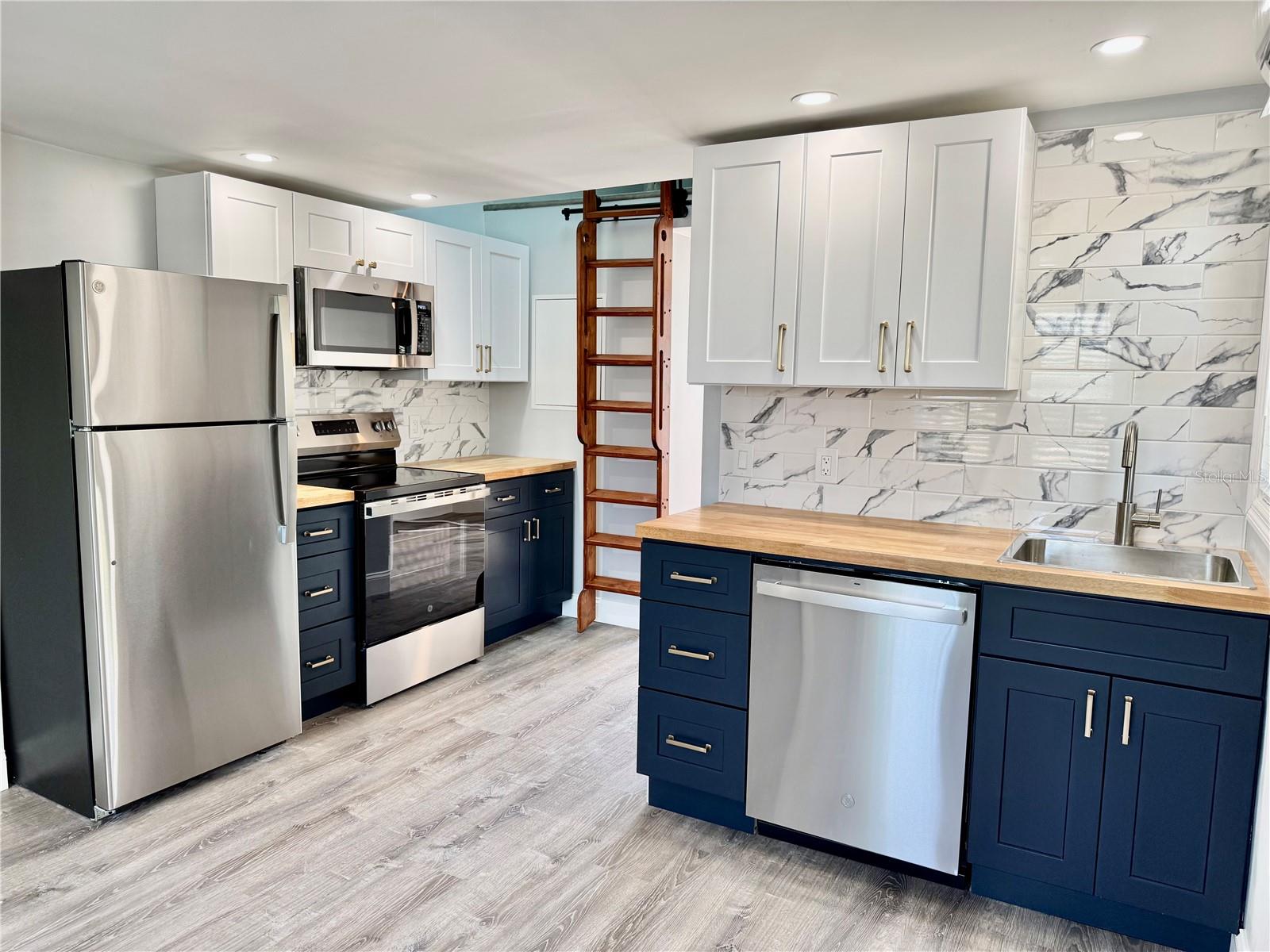 Details for 119 125th Avenue A, TREASURE ISLAND, FL 33706