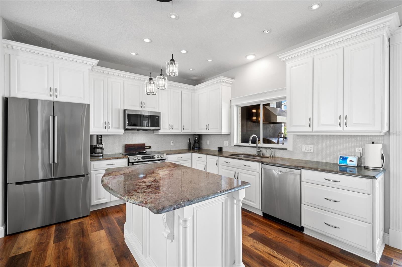 Image 12 of 83 For 4915 Augusta Avenue