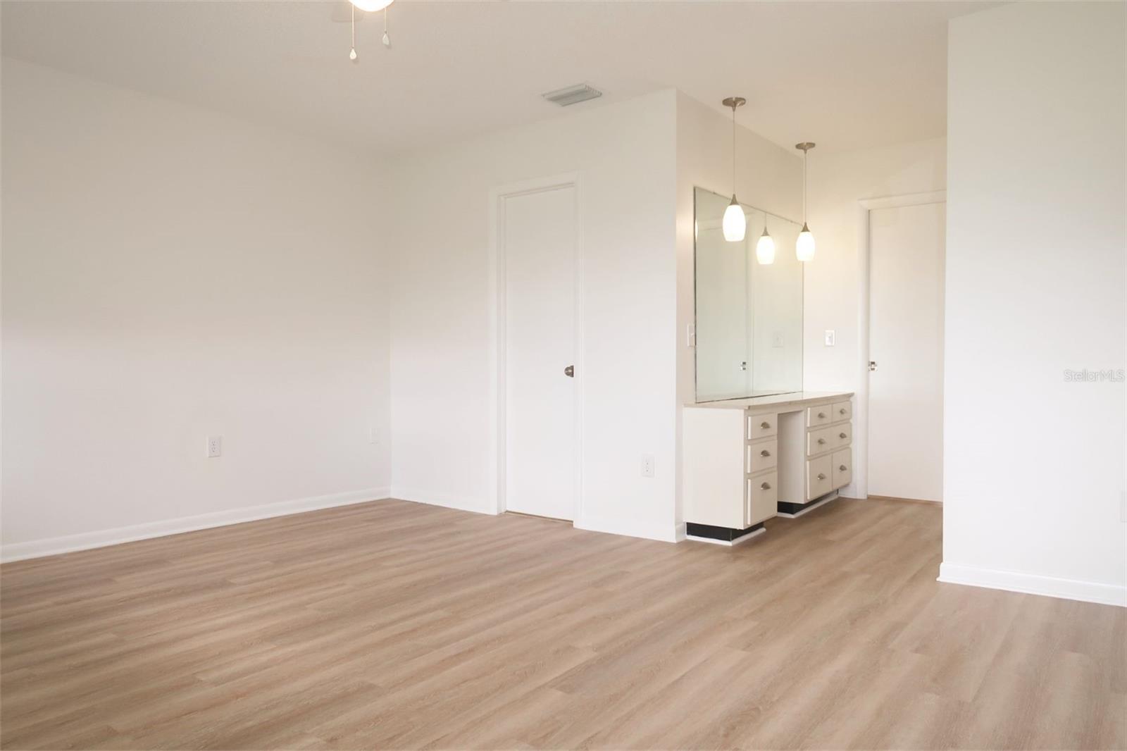 Image 15 of 24 For 604 Ojai Avenue