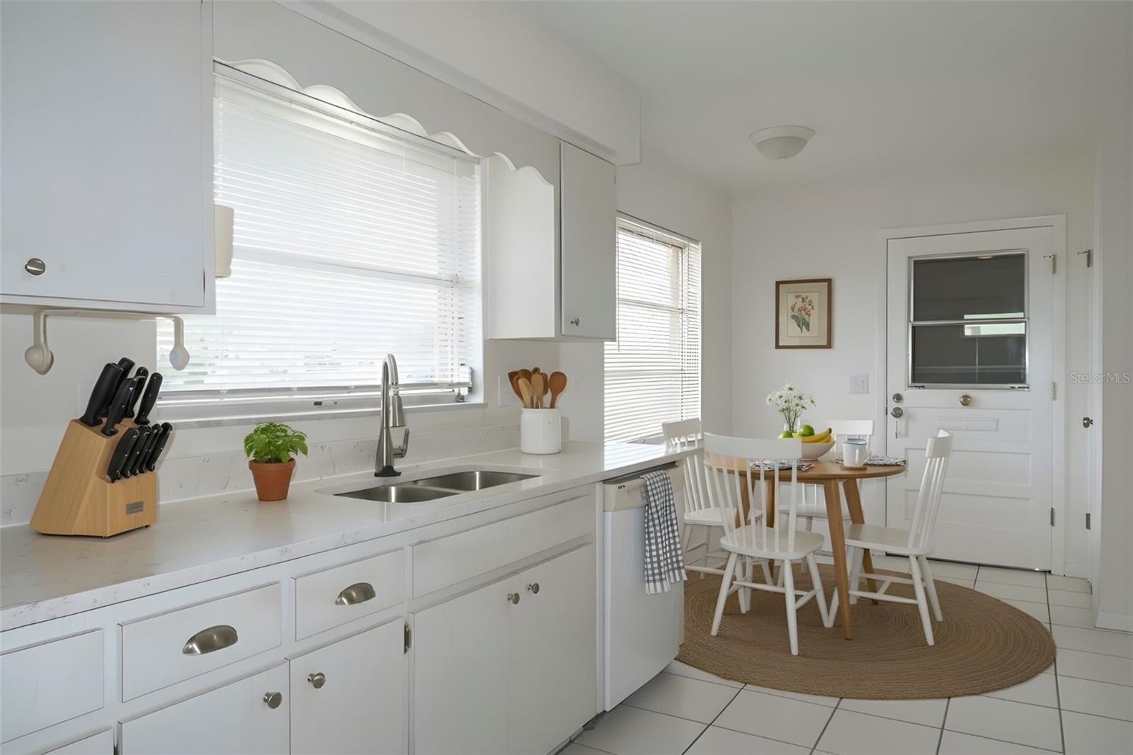 Image 2 of 24 For 604 Ojai Avenue