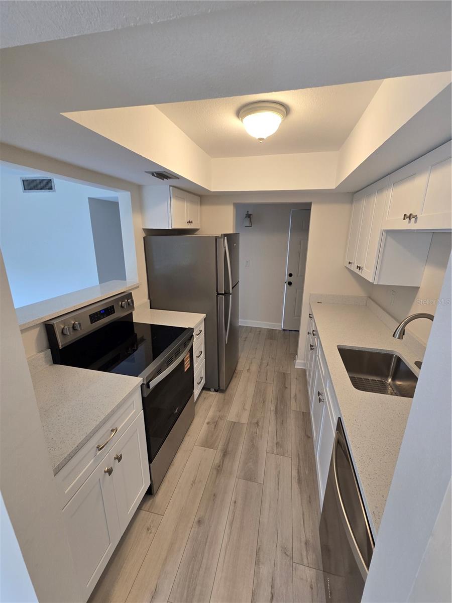Image 2 of 32 For 11505 7th Way N 2307