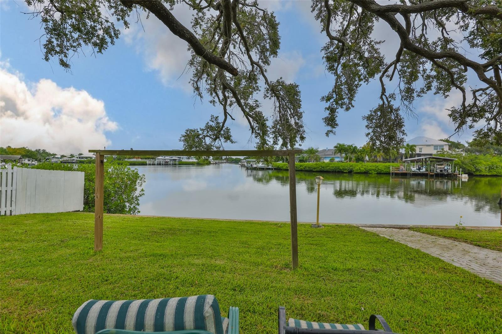 Image 17 of 31 For 423 Flamingo Drive