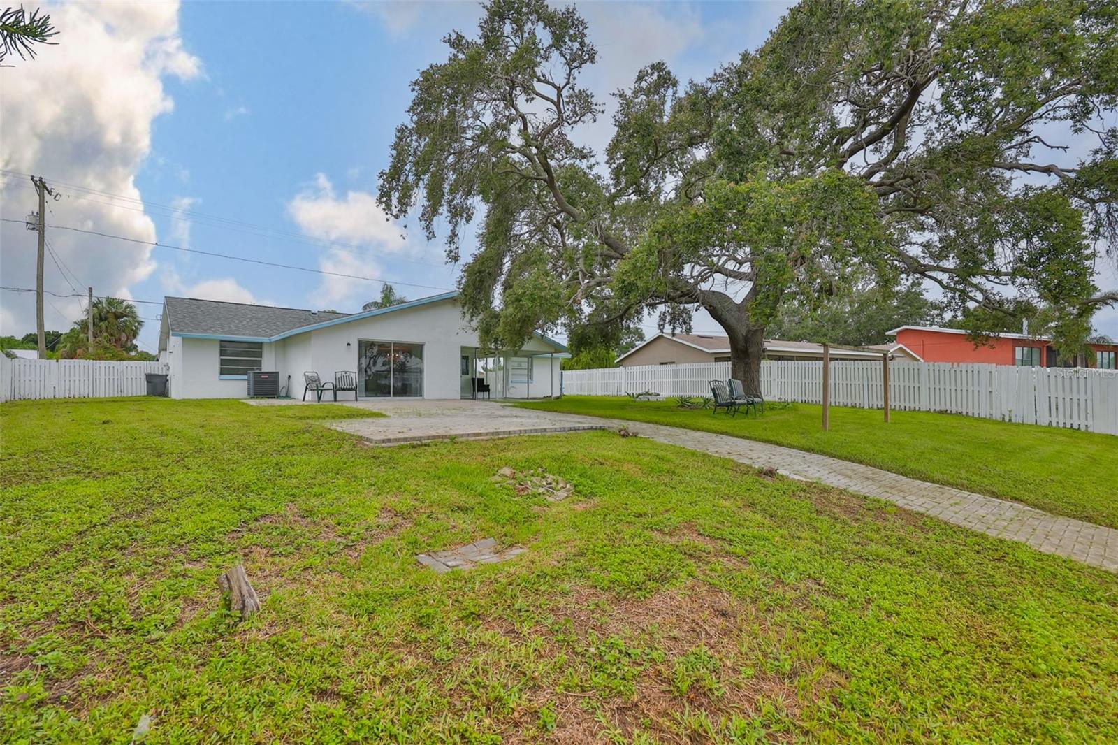 Image 19 of 31 For 423 Flamingo Drive