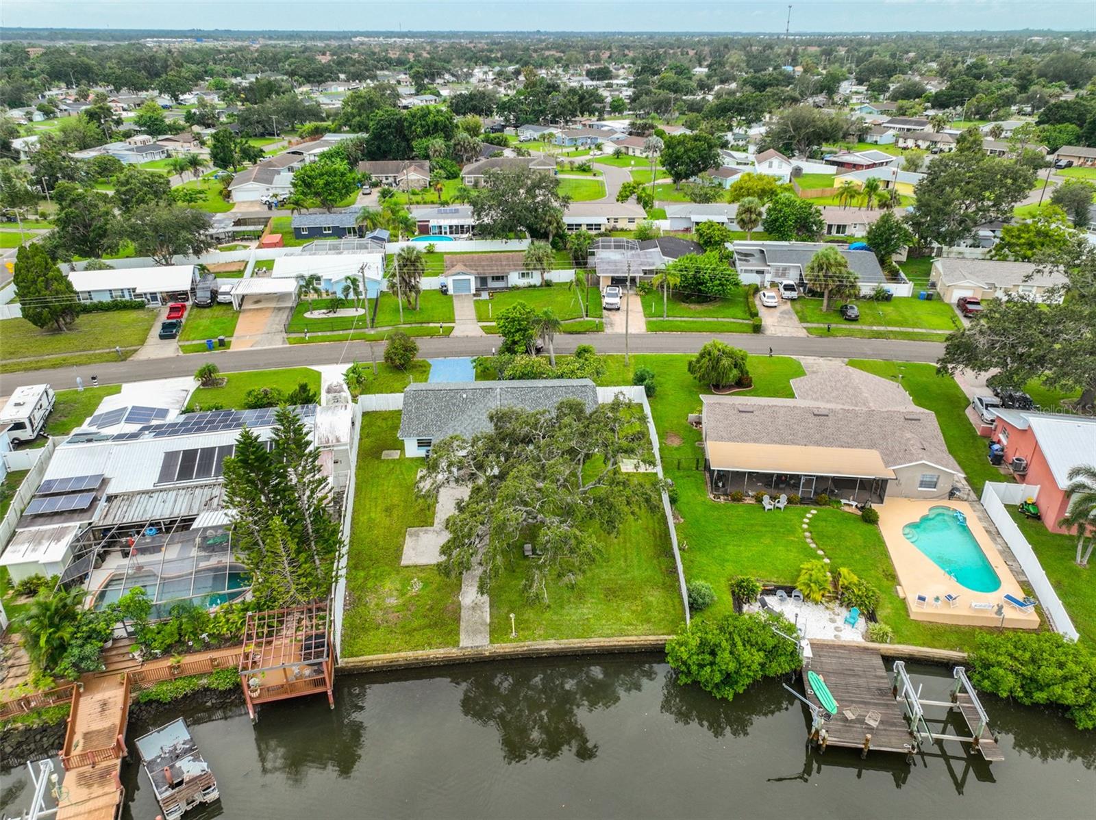 Image 28 of 31 For 423 Flamingo Drive