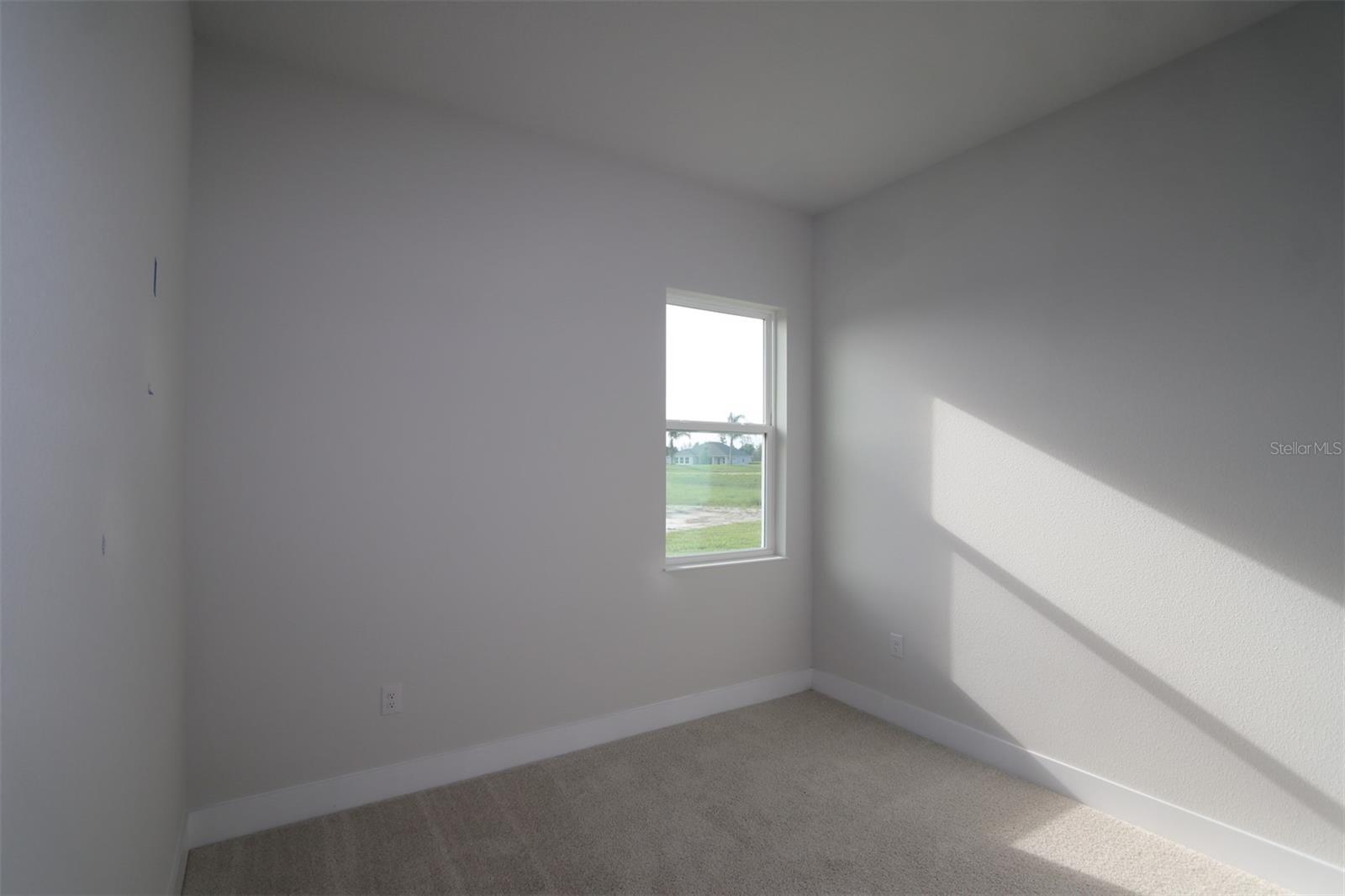 Listing photo id 12 for 31572 Hayman Loop