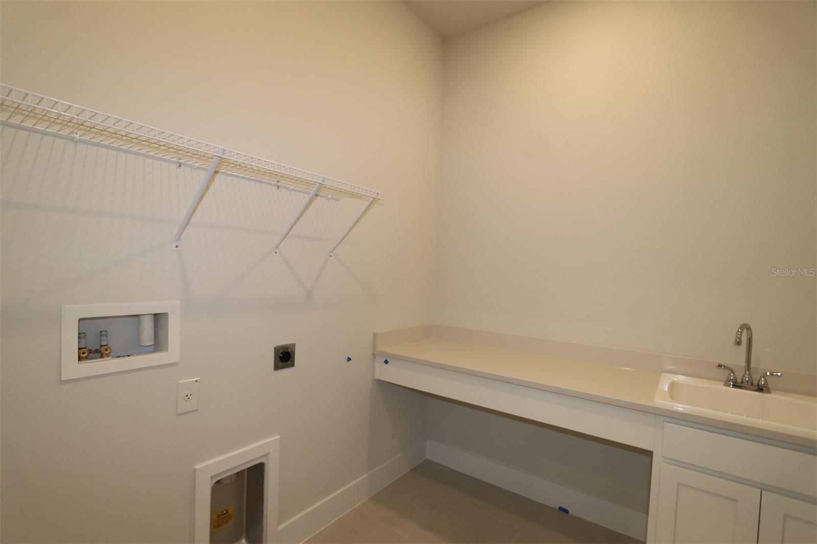 Listing photo id 14 for 31572 Hayman Loop