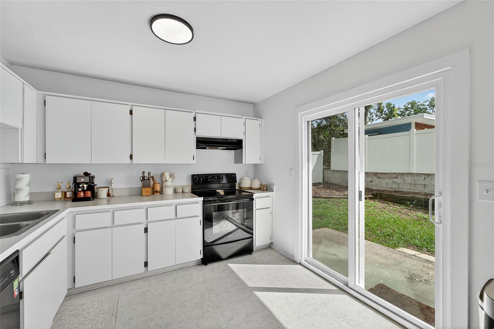 Image 13 of 60 For 8211 Broward Place