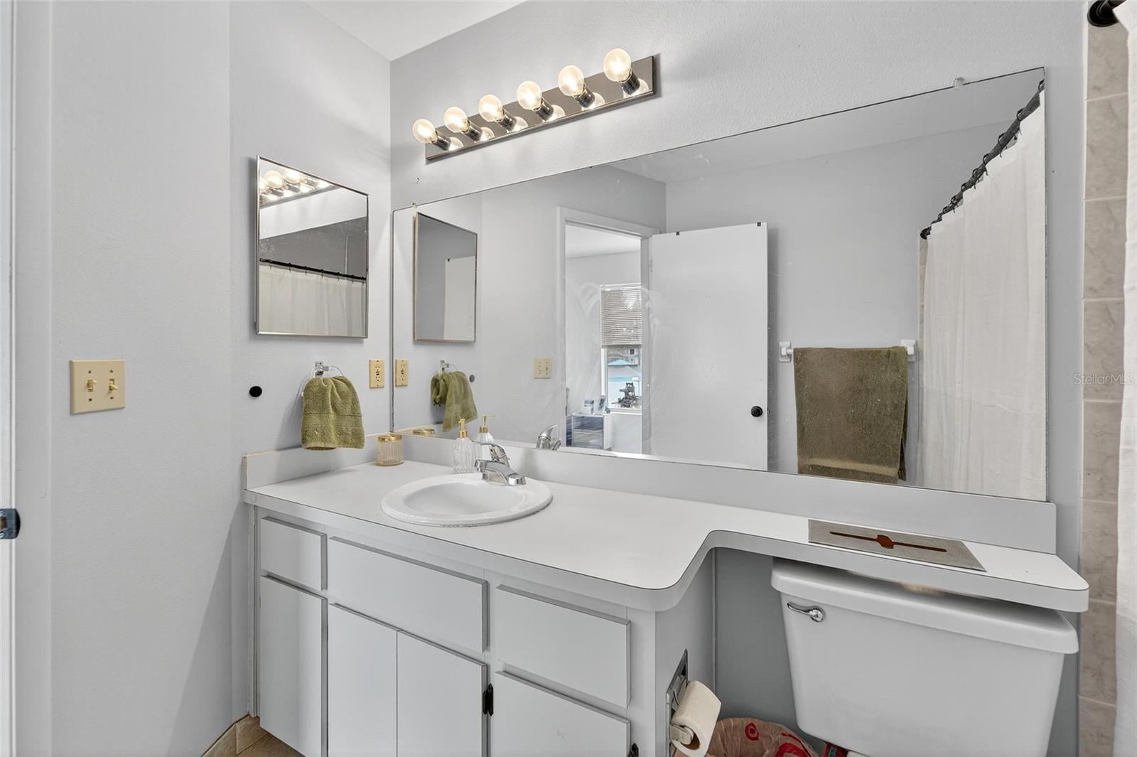 Image 27 of 60 For 8211 Broward Place