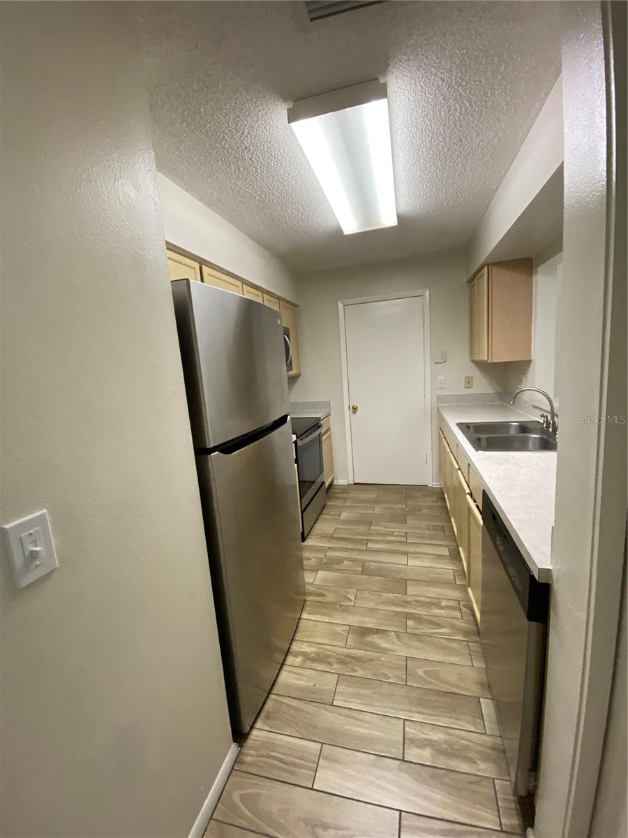 Image 4 of 21 For 1258 Franford Drive