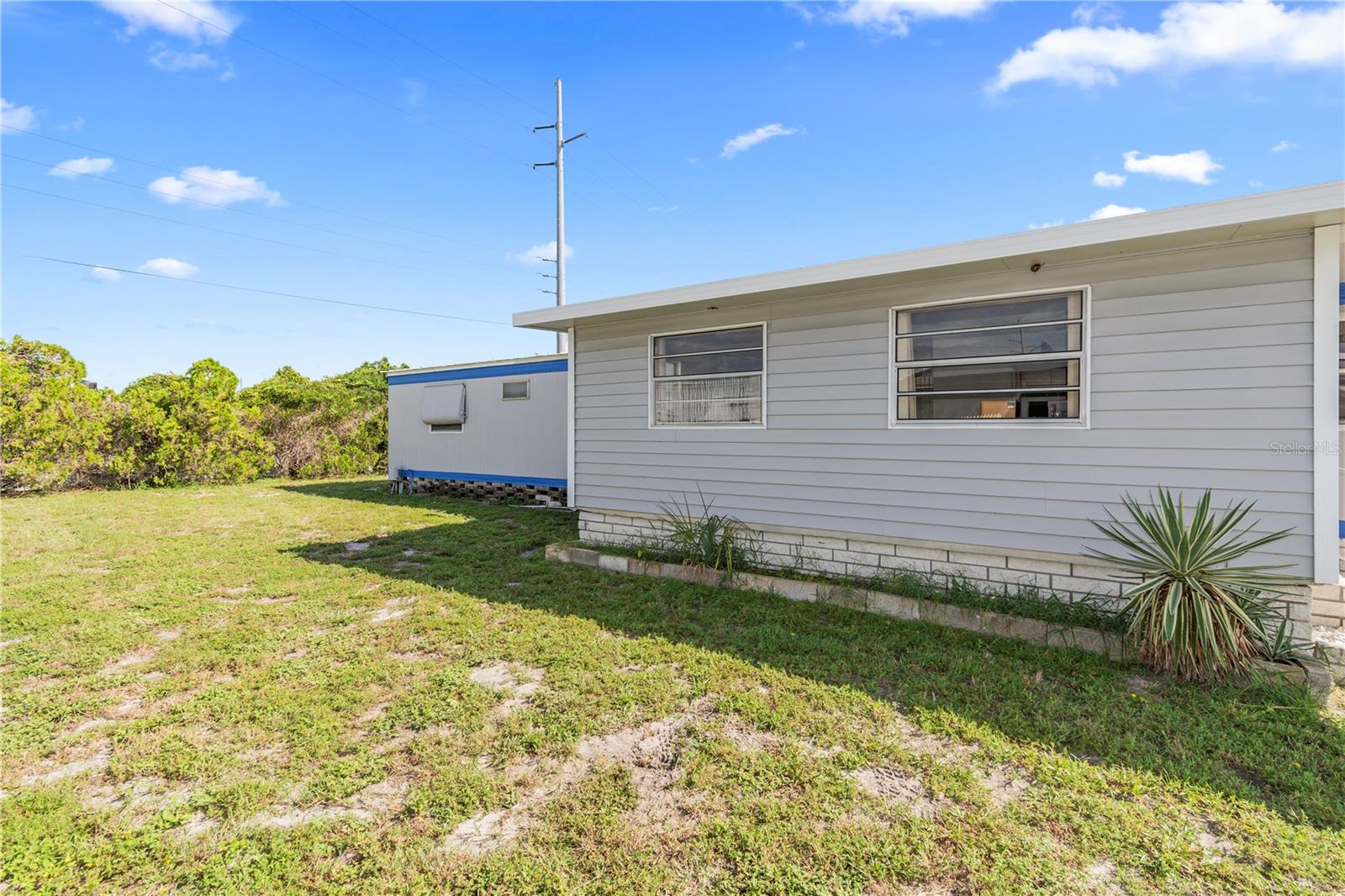 Image 21 of 30 For 680 52nd Way S 54