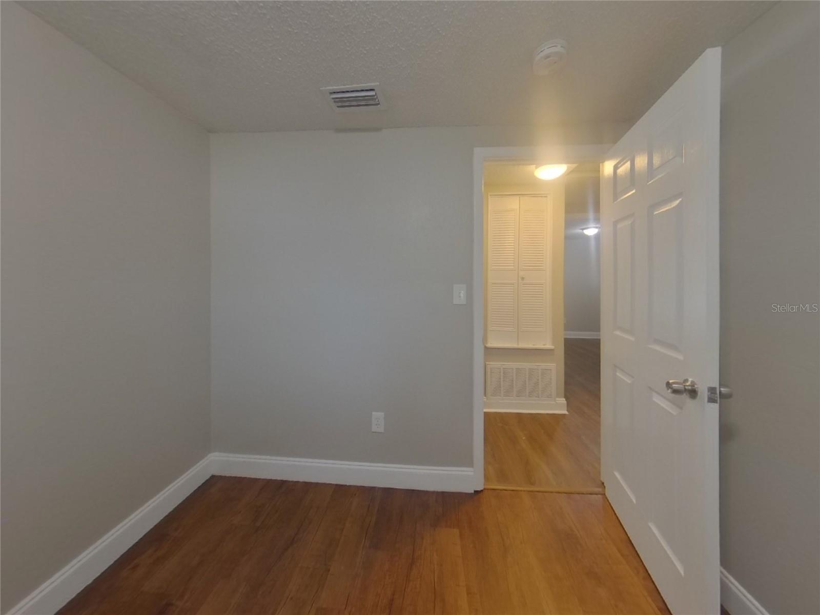 Image 10 of 15 For 1017 Jadewood Avenue