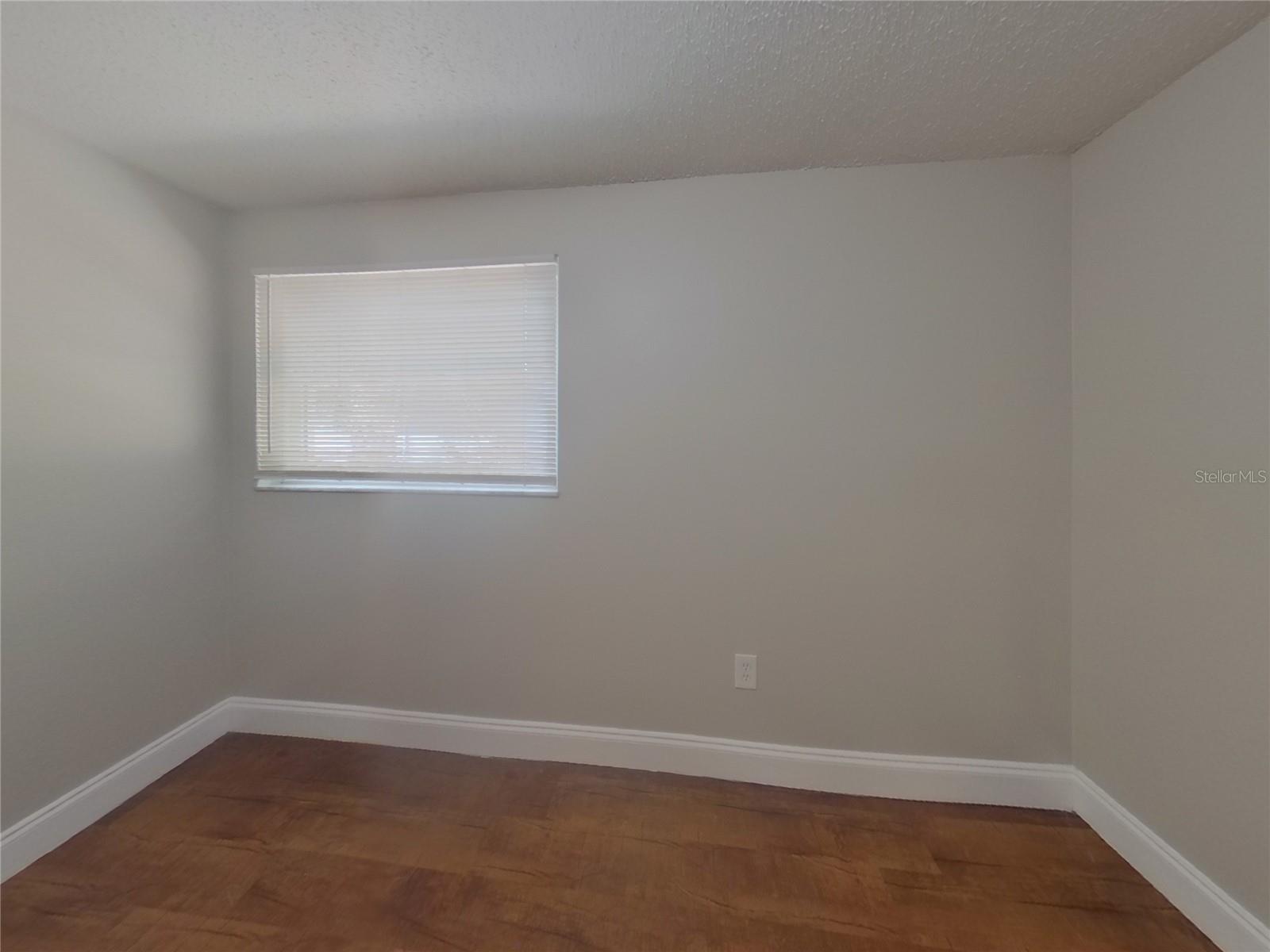 Image 11 of 15 For 1017 Jadewood Avenue