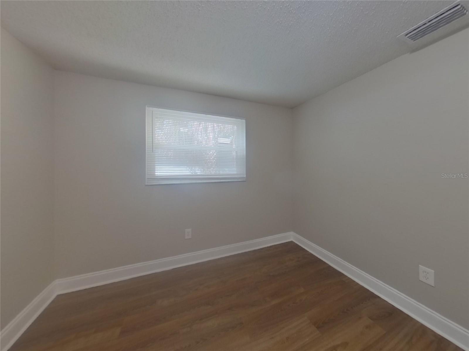 Image 12 of 15 For 1017 Jadewood Avenue