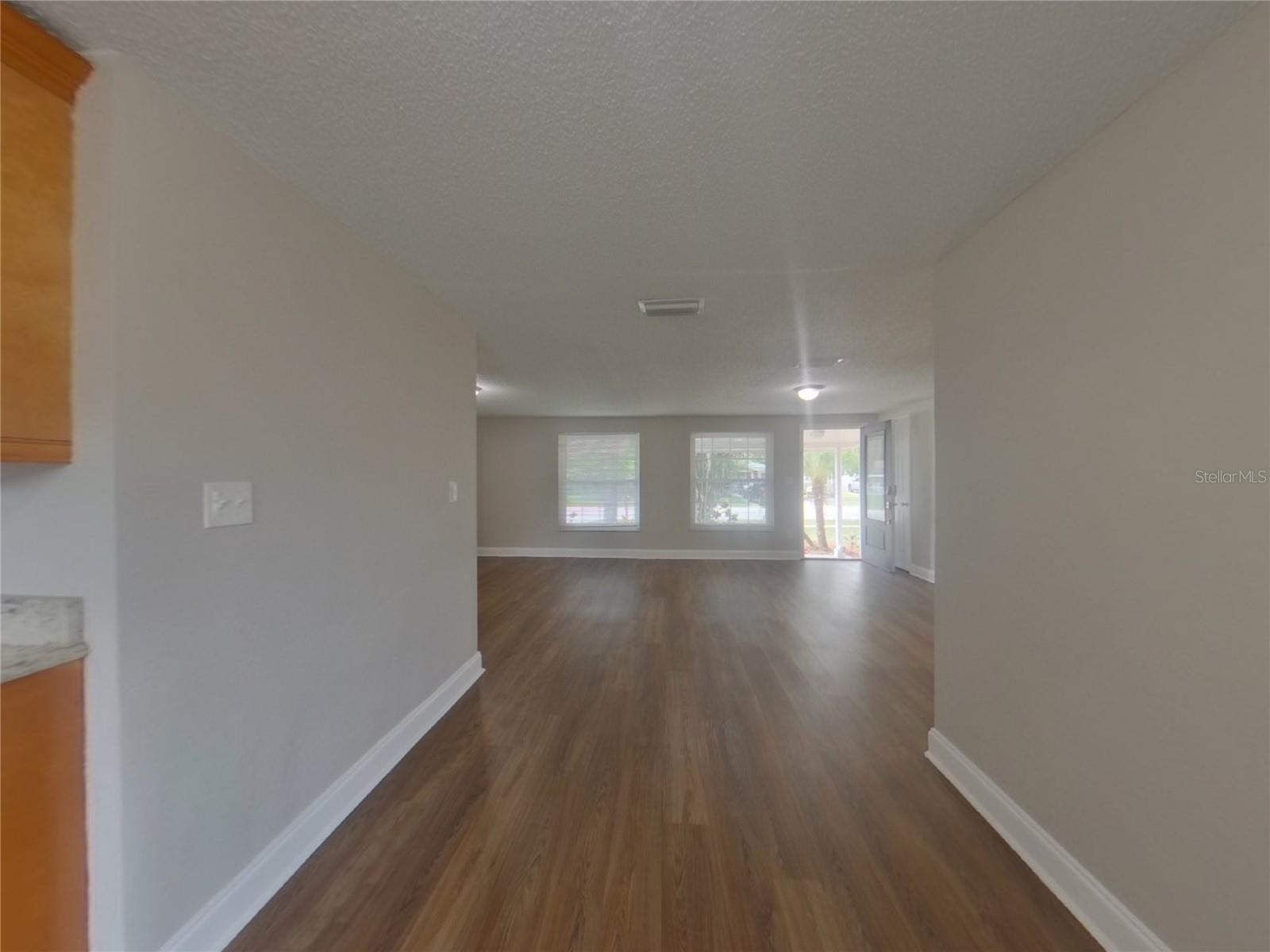 Image 4 of 15 For 1017 Jadewood Avenue