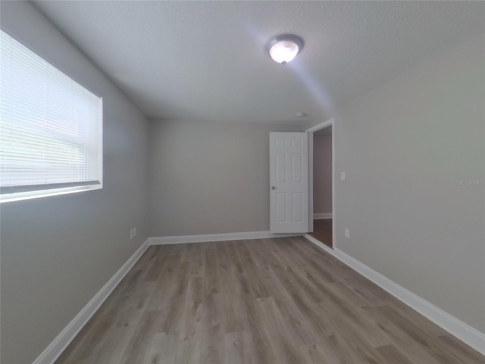 Image 7 of 15 For 1017 Jadewood Avenue