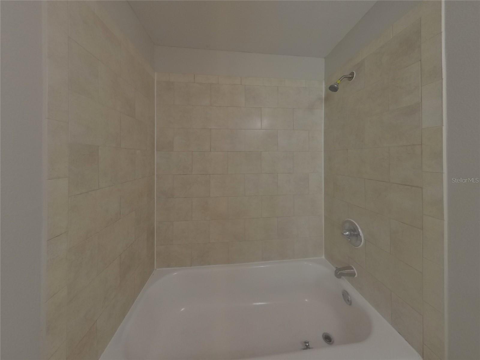 Image 9 of 15 For 1017 Jadewood Avenue