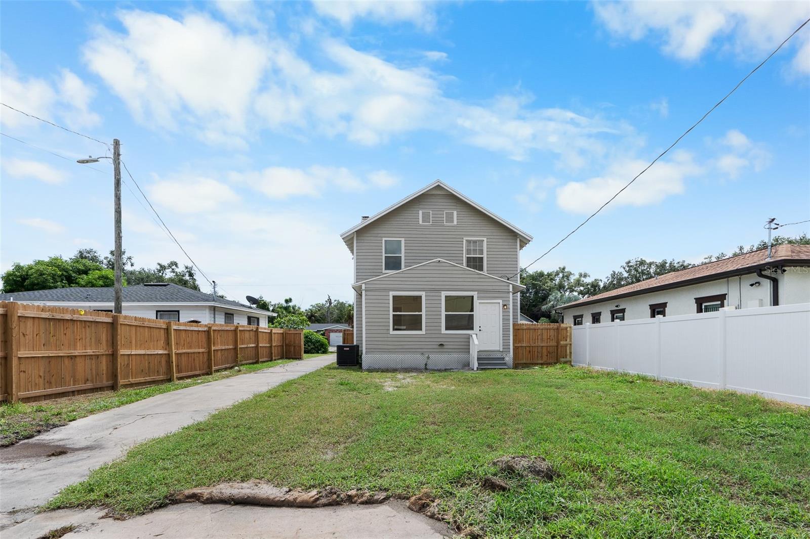 Image 2 of 46 For 1739 19th Avenue S