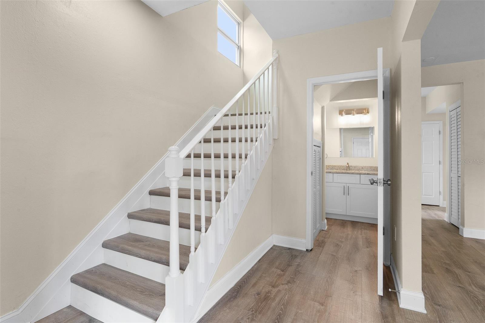 Image 5 of 46 For 1739 19th Avenue S