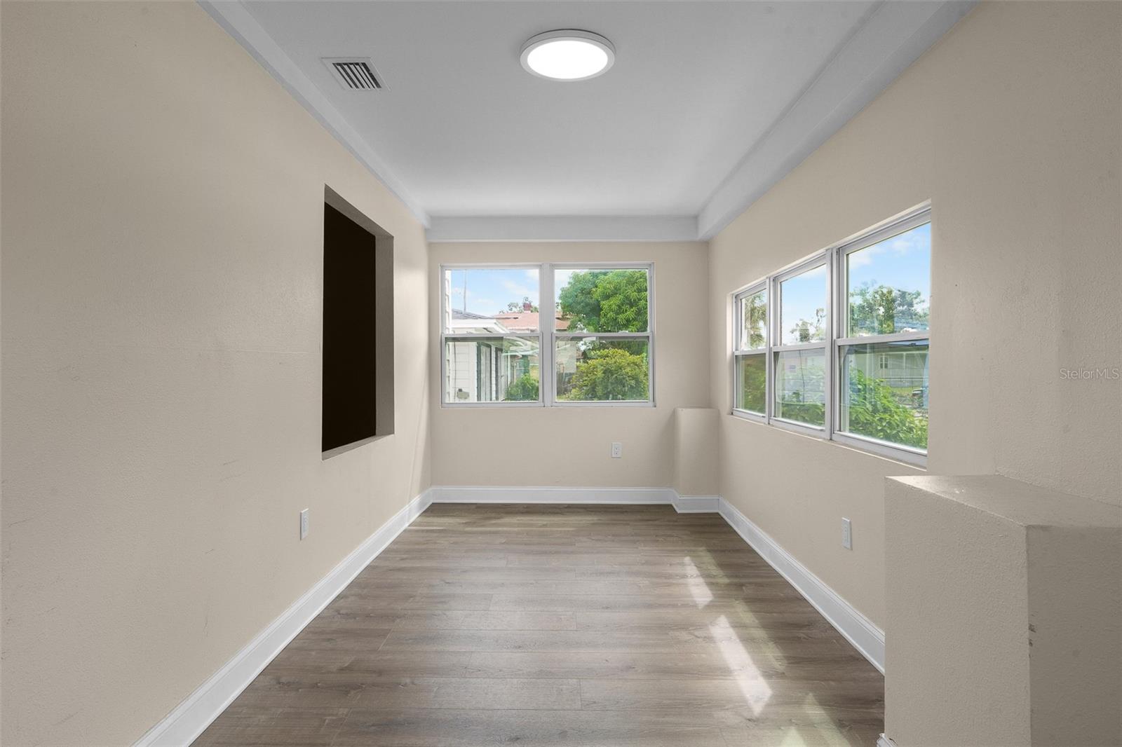 Image 7 of 46 For 1739 19th Avenue S