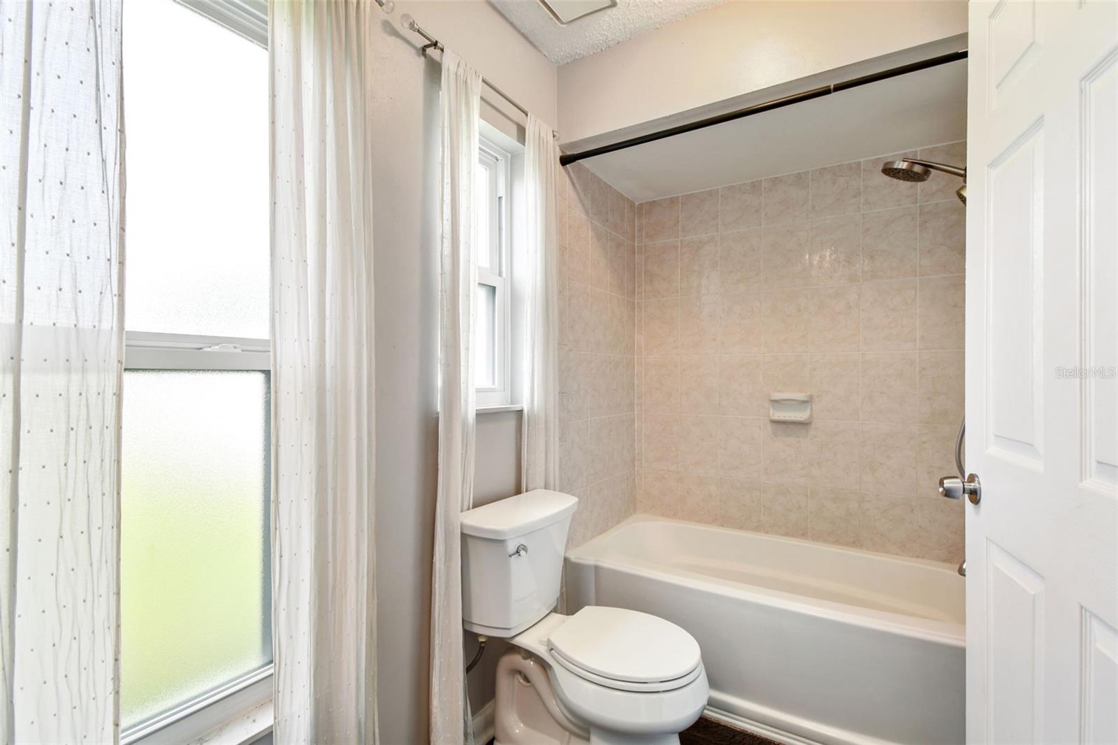 Image 29 of 74 For 17630 Meadowbridge Drive