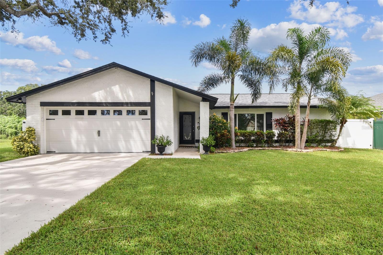 Image 3 of 74 For 17630 Meadowbridge Drive