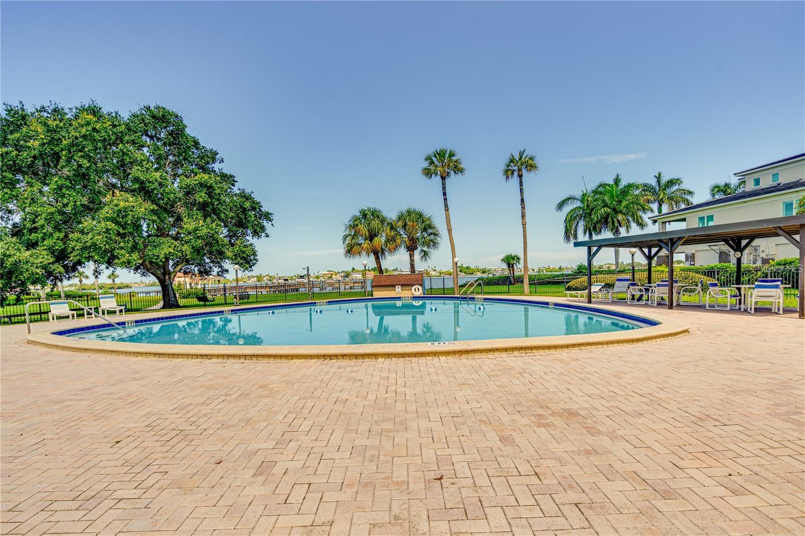 Image 24 of 67 For 13300 Indian Rocks Road 403
