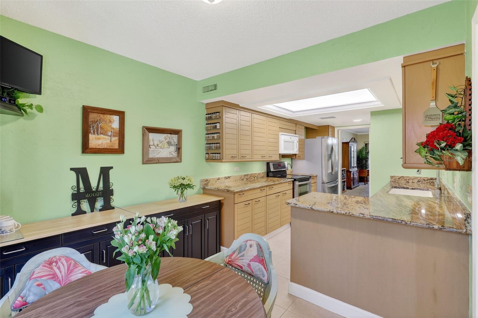 Image 32 of 67 For 13300 Indian Rocks Road 403