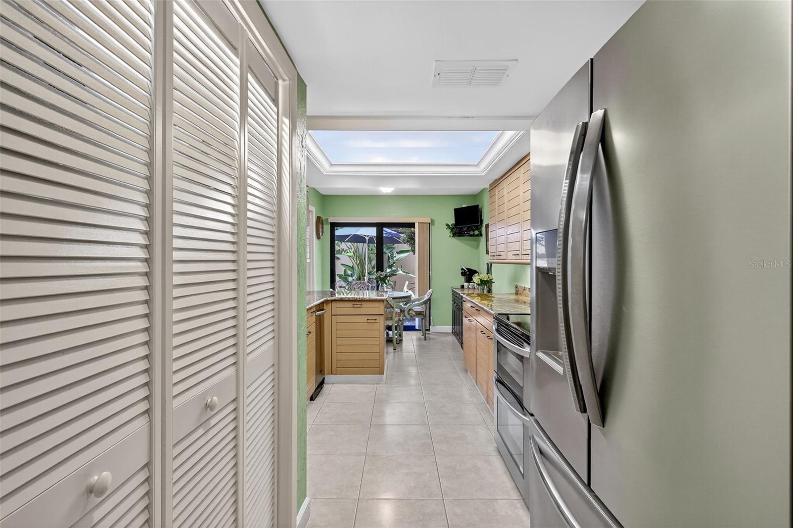 Image 33 of 67 For 13300 Indian Rocks Road 403