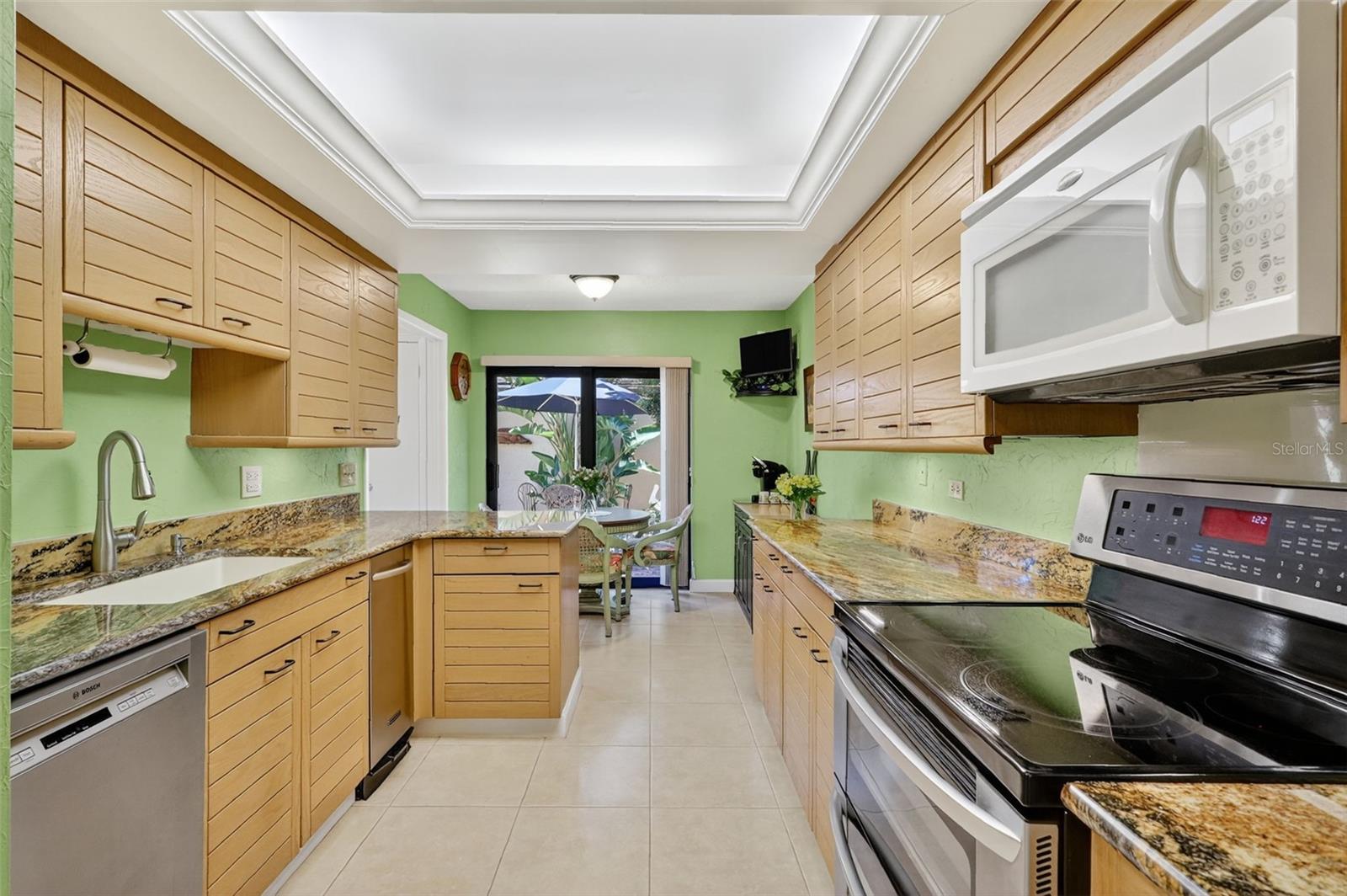 Image 34 of 67 For 13300 Indian Rocks Road 403